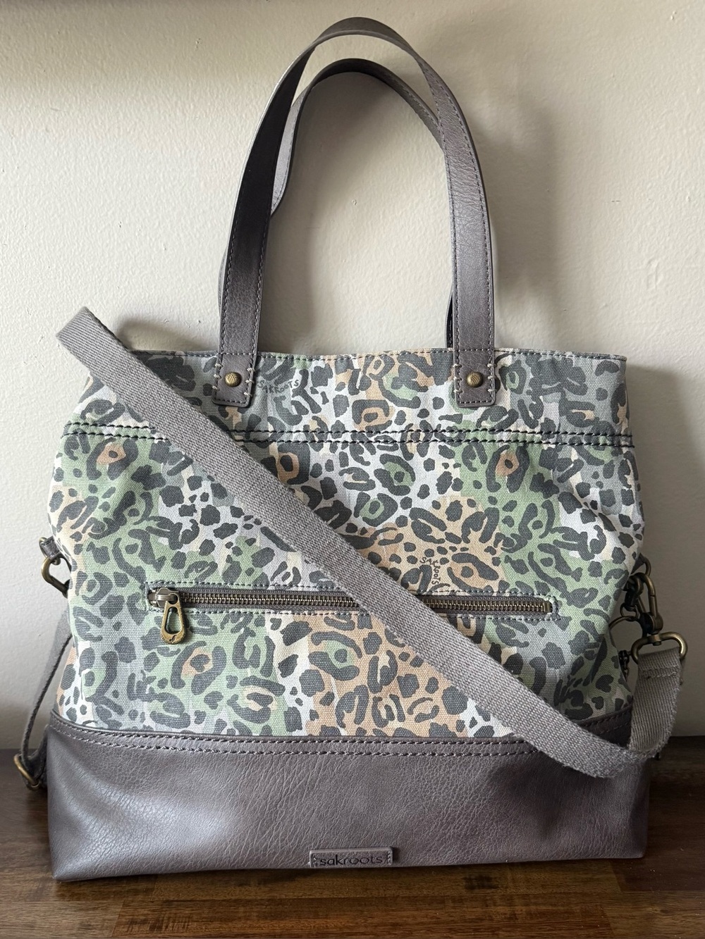 Sakroots Safari Convertible Tote Crossbody Shoulder Bag Purse w/Charms EUC